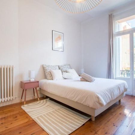 Spacious 2-Bedroom In The Centre Of Mentona Zewnętrze zdjęcie